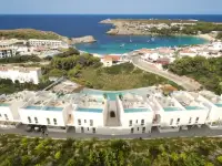 Уникальный дуплекс-пентхаус с бассейном и панорамным видом  Менорка