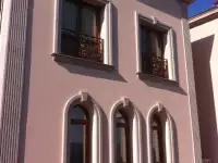 Травертиновое обрамление окон арки и прямые, изготавливаем и монтируем. Любая сложность., фотография 4