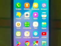 смартфон Samsung Galaxy J1
