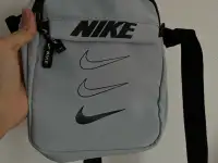 В продаже барсетки бренда найк, фотография 3