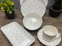 Белый столовый сервиз со звёздочками Vassila, фотография 3