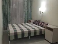 рядом Море. Пляж песчаный, парк. 2х комн.кв. 2 мкр 21 дом посуточно, фотография 12