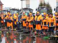 требуются дорожные рабочие и разнорабочие.