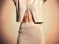 Бежевый топ с завязками