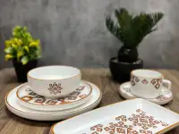 Белый столовый сервиз с бежевым орнаментом Vassila
