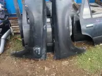 Переднее крыло  Toyota  Hilux Surf 130