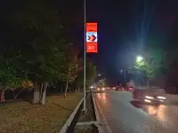 Рекламный указатель на придорожный столб, фотография 5