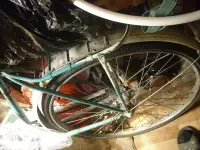 Продам стол мебельный, велосипедную тележку с велосипедом, фотография 8