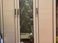 Шкаф для спальни. Вместимый и удобный.