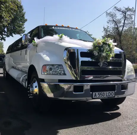 Лимузин на выпускной Lexus, фотография 1