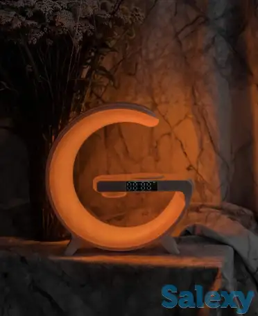 LED Светильник со встроенной беспроводной зарядкой для телефона и колонкой, фотография 4