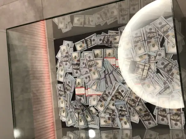 Денежный стол, фотография 7