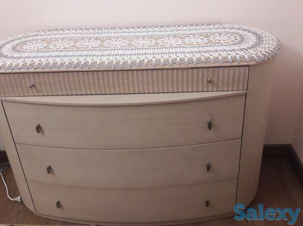 Спальный гарнитур (кровать, 2 тумбочки, комод), фотография 2