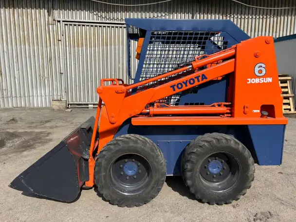 Мини фронтальный погрузчик Toyota SDK6 в Алматы, фотография 6