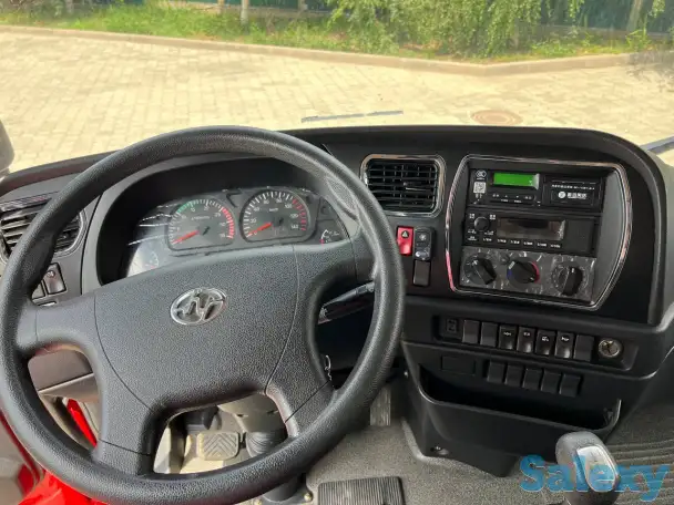 Грузовой автомобиль HONGYAN GENPAW с колесной формулой 4х2, 2023 года выпуска., фотография 9