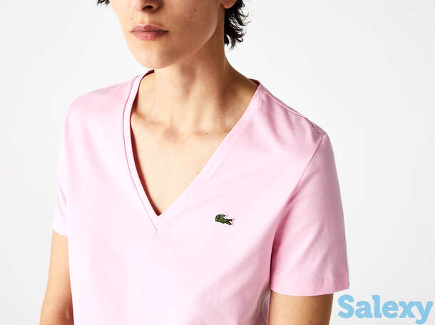 Женская футболка lacoste с v-образным вырезом, фотография 1