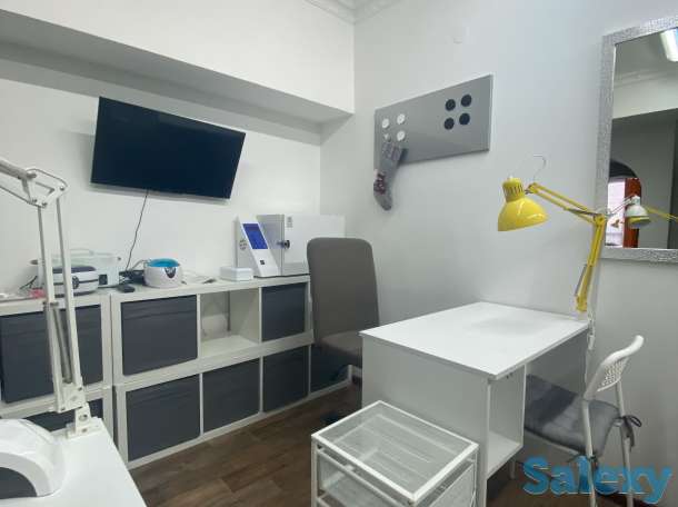 Сдам маникюрный стол в ЖК Нурсая 1, район Есиль, ул. Кунаева, 14 д, фотография 1