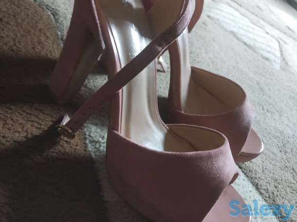 Туфли на каблуке, фотография 1