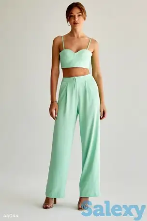 Салатовые брюки с карманами, фотография 1