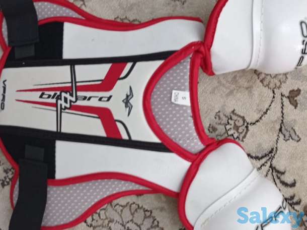 Продам срочно новые хоккейные клюшки и экипировки, фотография 11