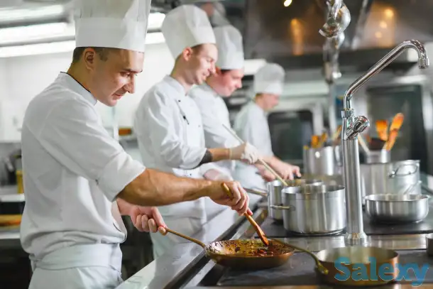 требуется повар и помощник. тех.персонал, фотография 1