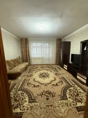 Сдам 4х комн. квартиру на длительный срок, Байтурсынова 37 кв.60, фотография 1