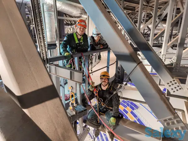 Монтаж сценических лебедок / Установка подвесного оборудования / Высотные работы / Промышленный альпинизм / Альпинисты, фотография 2