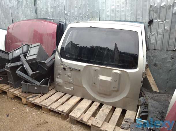 mitsubishi pajero 4 Крышка багажника, фотография 1