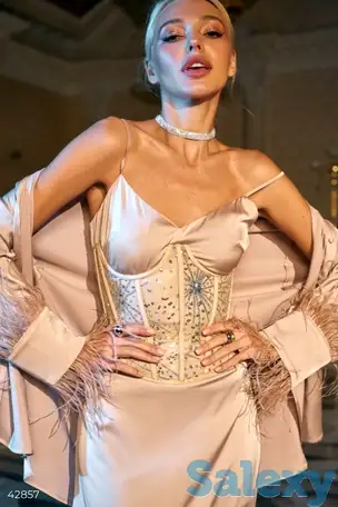 Серебристый корсет с пайетками, фотография 1