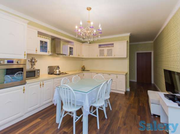 3-комнатная квартира, 130 м², 2/5 этаж, улица Тулебаева 114а — Толе би, фотография 1