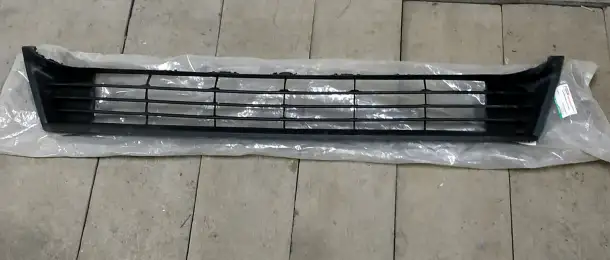 Решётка бампера. Нижняя. Тойота Королла., фотография 1