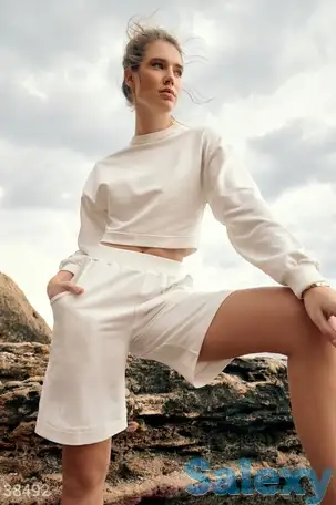 Летний костюм молочного оттенка, фотография 1