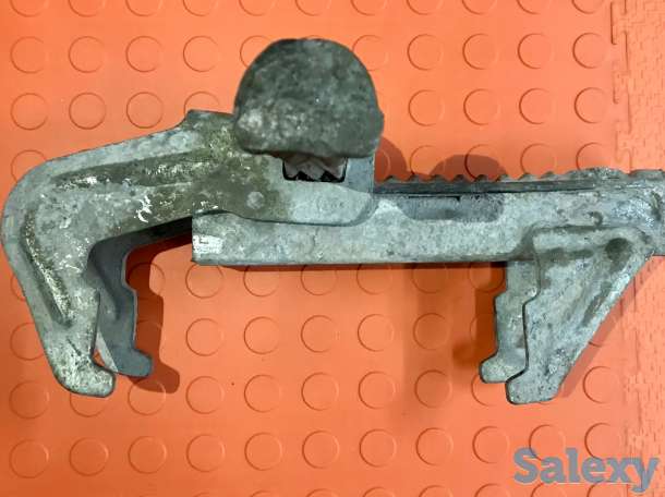 Универсальный замок для крупнощитовой опалубки пилосио, трио, крокодил, фотография 3