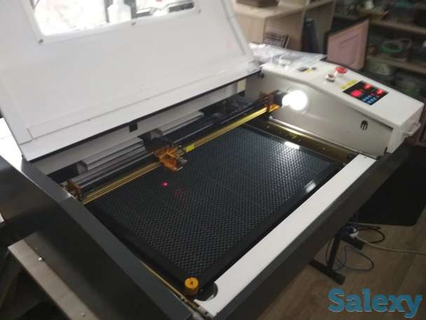 Лазерный станок 60*40cm М2 40W настольный (МЕТАЛЛИЧЕСКИЕ НАПРАВЛЯЮЩИЕ), фотография 2