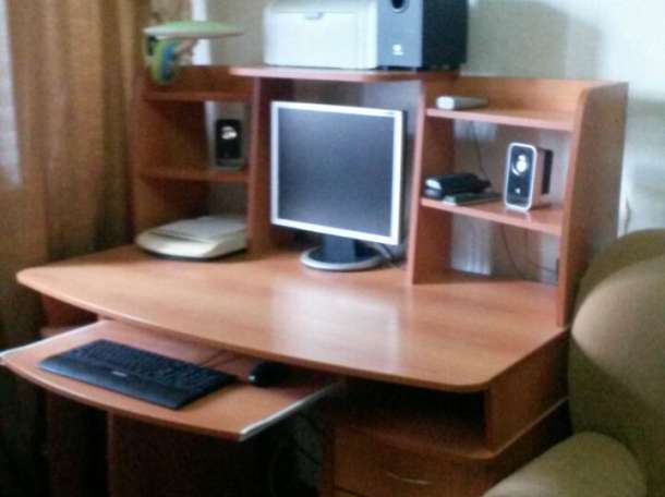 Компьюторный стол, фотография 2