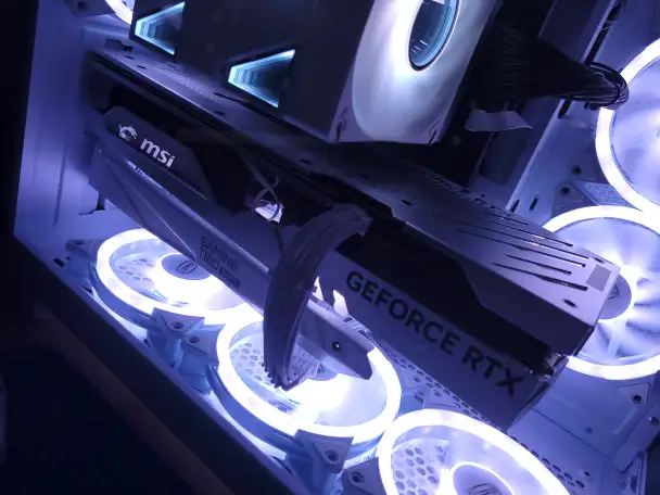 7600X RTX 4070Ti, Белый Игровой Компьютер для 2к и 4к, плюс Монитор, фотография 2