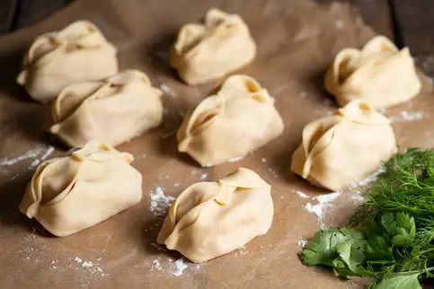 Манты пельмени вареники котлеты продам домашнии чистые, свежие. Халял, фотография 1