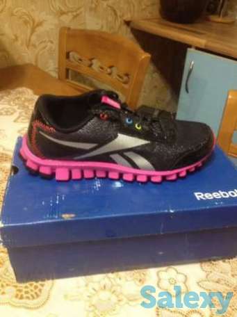 Обувь спортивная, фотография 1