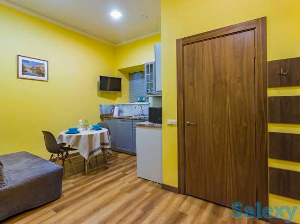 Красивая квартира с желтым интерьером, ул. Навои, 210/1, фотография 4