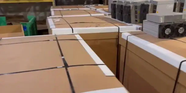 50 X Bitmain Antminer S19J Pro 104th, фотография 3