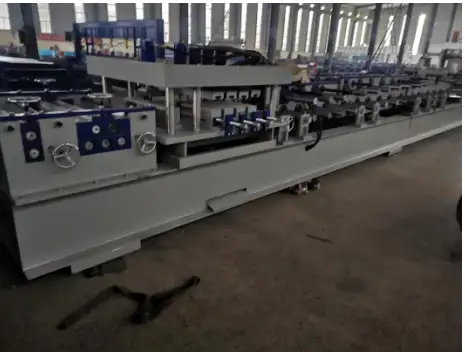 Автоматическая линия для производства кабельного лотка и крыши, фотография 3