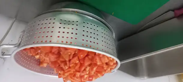 Срочно вахтой только с билетами на помошника повара в женск друж колектив, фотография 7