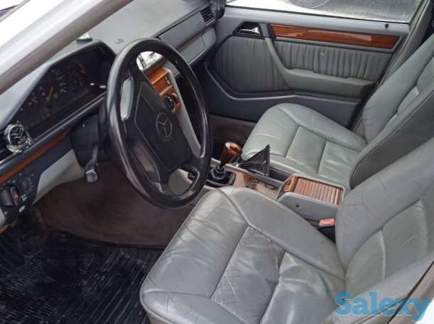 Продам Mercedes-Benz E260 1992, фотография 3