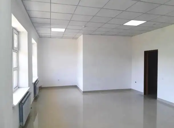 Сдам ПОМЕЩЕНИЯ 7,13,20,35м на Правом!  по 6-10тыс.м с ремонтом., фотография 1