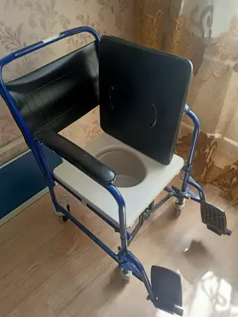 Кровать для лежачих,с подъёмным механизмом , антипролежневый матрас,кресло каталка с ёмкостью., фотография 5