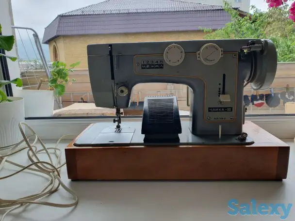 Швейная машинка 