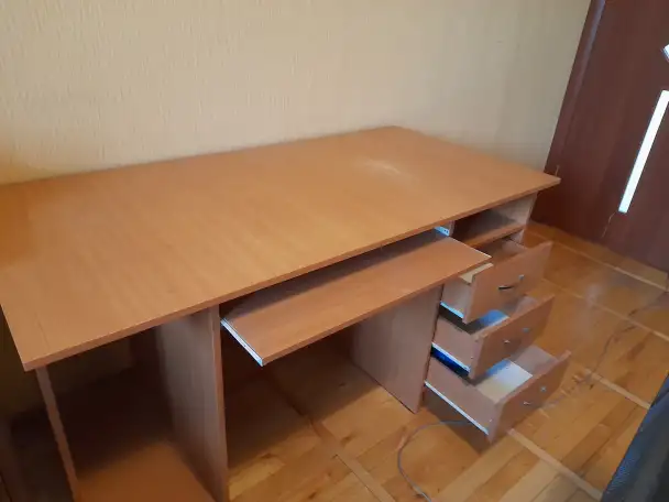 Стол письменный и для работы на компьютере., фотография 1