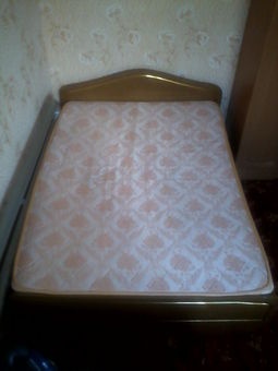 Продам 2-х спальную кровать с пружинным матрацем, фотография 1