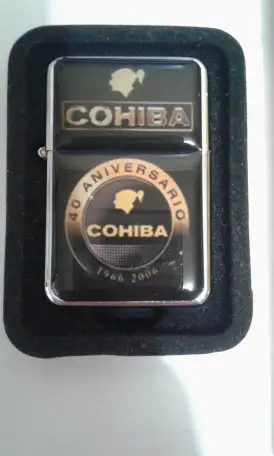 Коллекционная бензиновая зажигалка Cohiba 2006 г., фотография 1