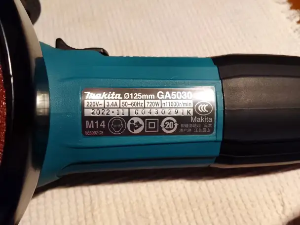 Makita GA 125 мм 720 Вт, фотография 3